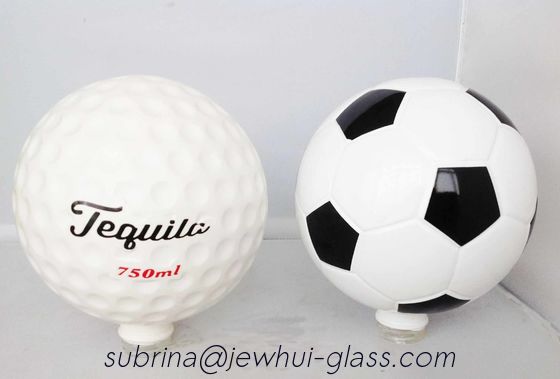 kopen Het Glasfles van Tequila van de voetbalbal met de Gradiënt van T Cork Screw Cap Full Coating het Schilderen online vervaardiging