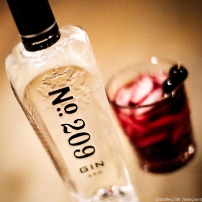 Goede prijs In reliëf gemaakte de Fles van de het Glasgeest van 200ml 500ml 1750ml het Van letters voorzien van 209 Gin Glass Bottle online