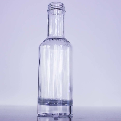 Goede prijs 200ml noordse Alcoholische drankfles met de Schouder In reliëf gemaakte Sluitingen van de Embleemgpi 28x400 Schroef online